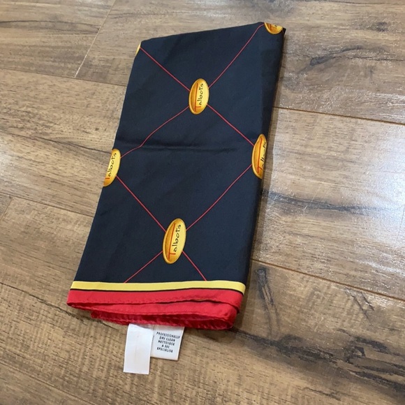 Scarf - Picture 7 of 8